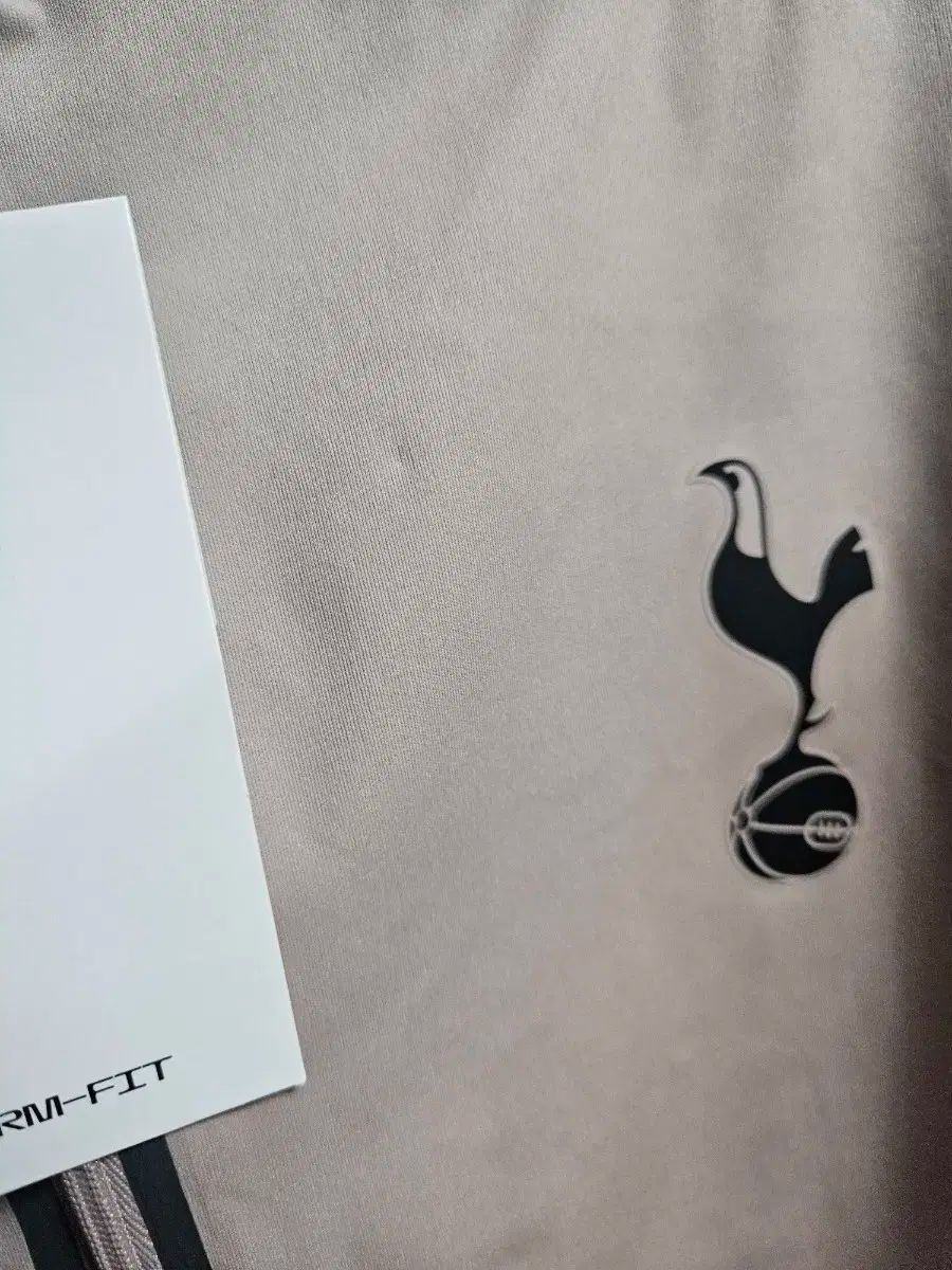 トッテナム支給品 シールドトップ