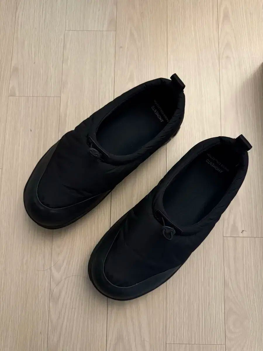 アモーメント ビブラム パデッド スリッポン 275