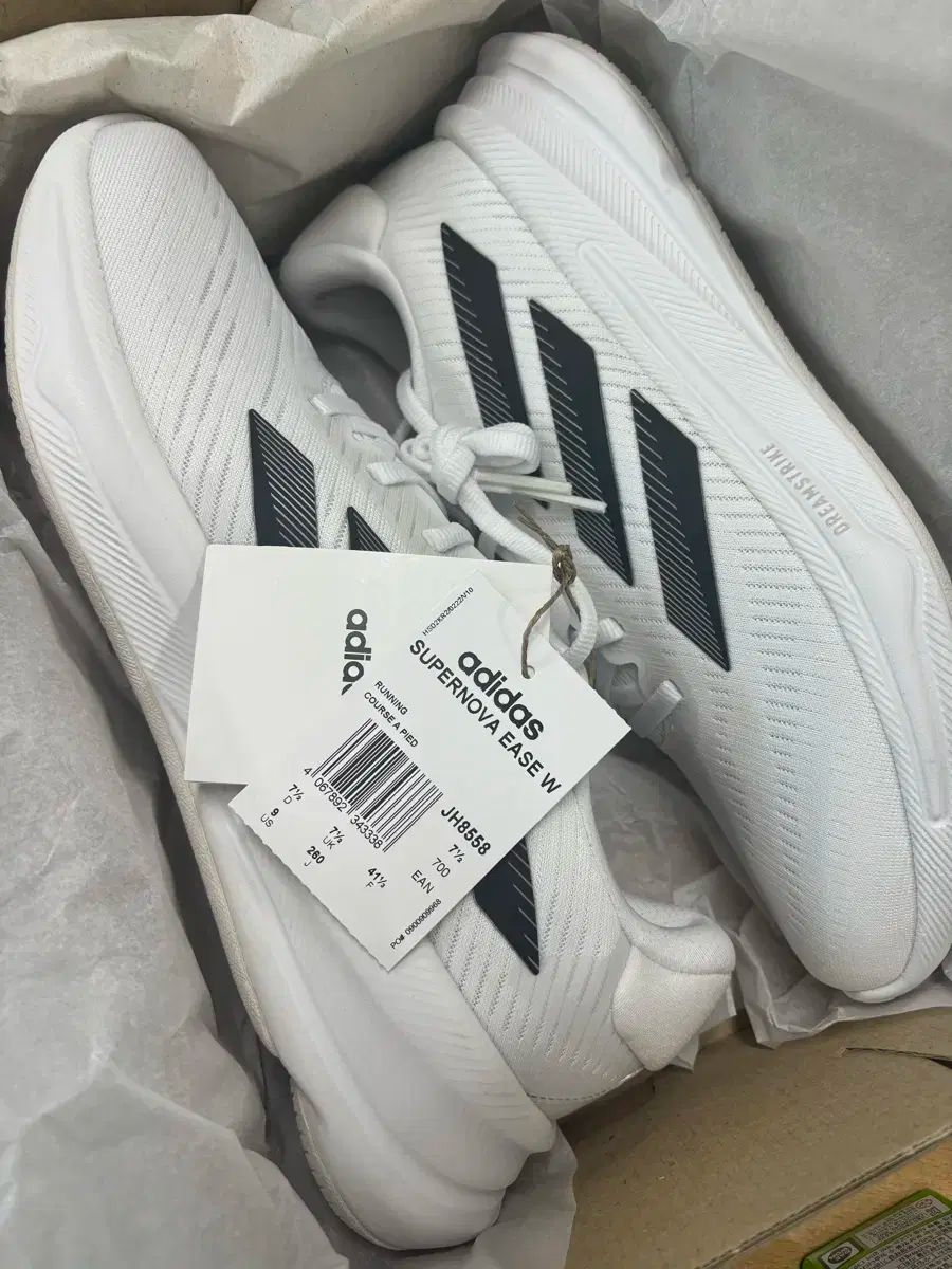 アディダス SUPERNOVA W 白 ランニングシューズ