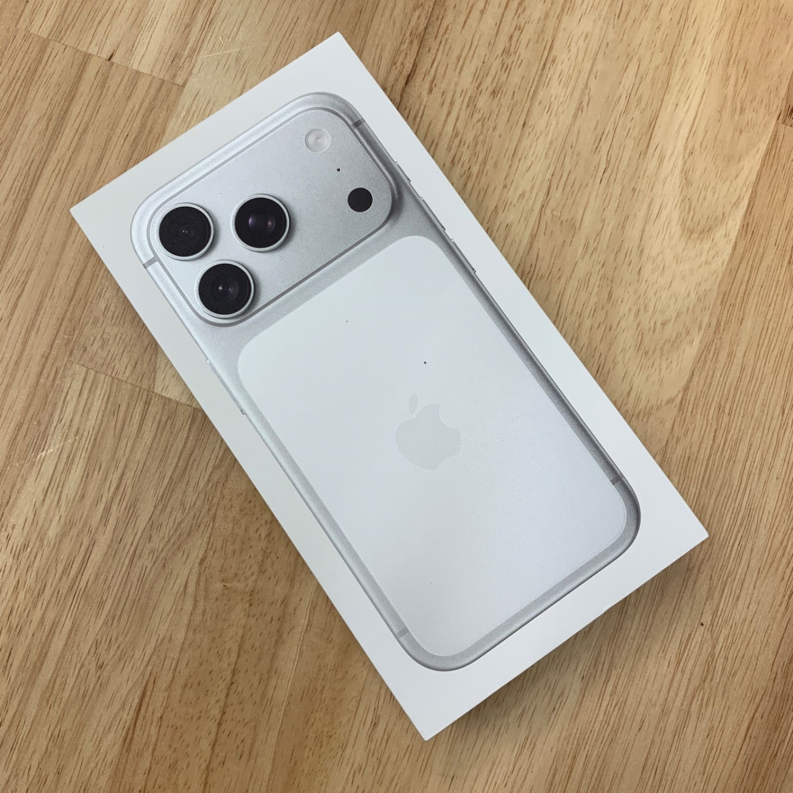 ＰＲＯ【未開封新品】 iPhone 17 Pro シルバー… CIMフリー 新品・未開封 iPhone 17 Pro 256GB シルバー 国内版 SIMフリー 送料