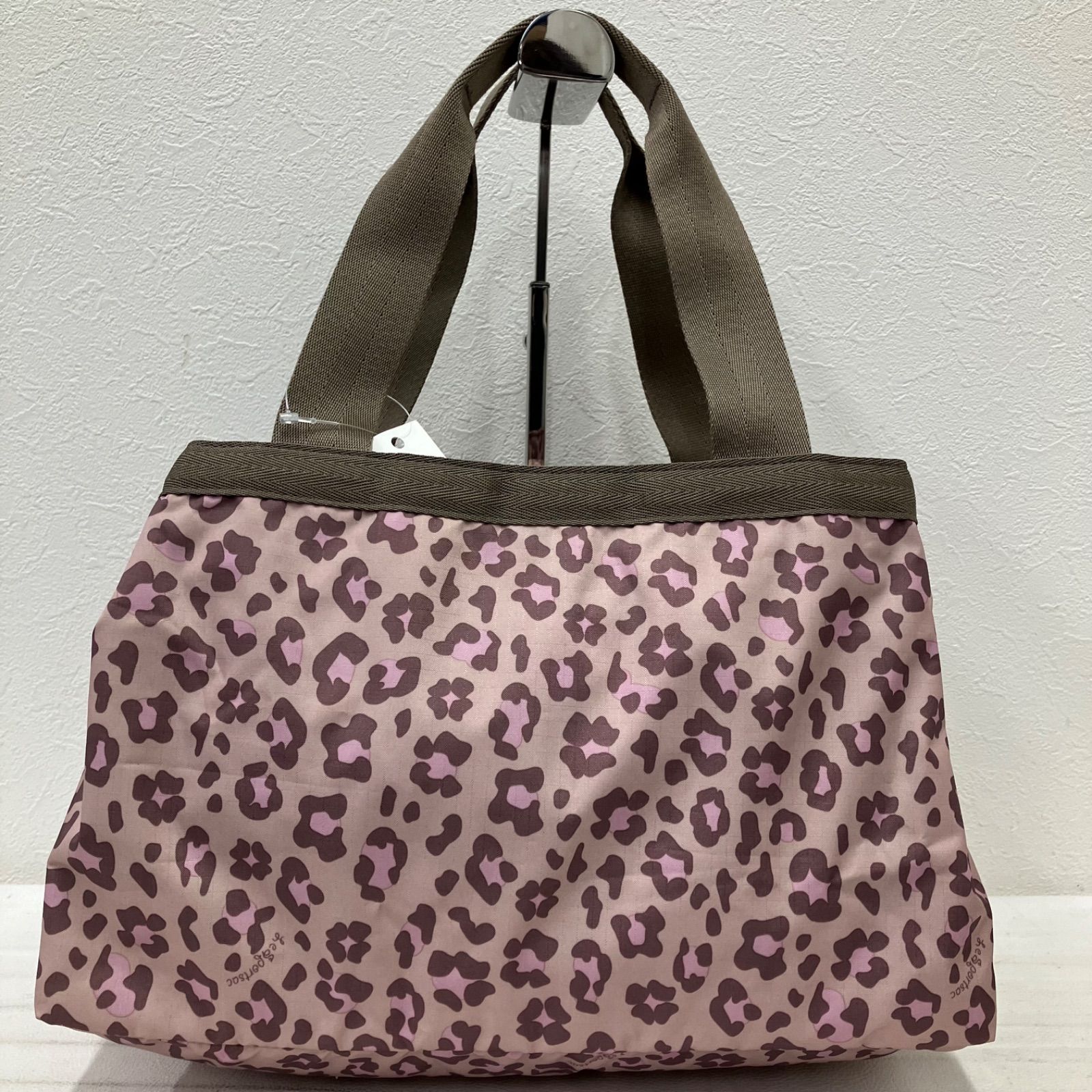 LeSportsac レスポートサック　ボストンバッグ　レオパード　ヒョウ柄　大 LeSportsac レオパード ボストンバッグ ポーチ付 大容量 旅行 鍵付