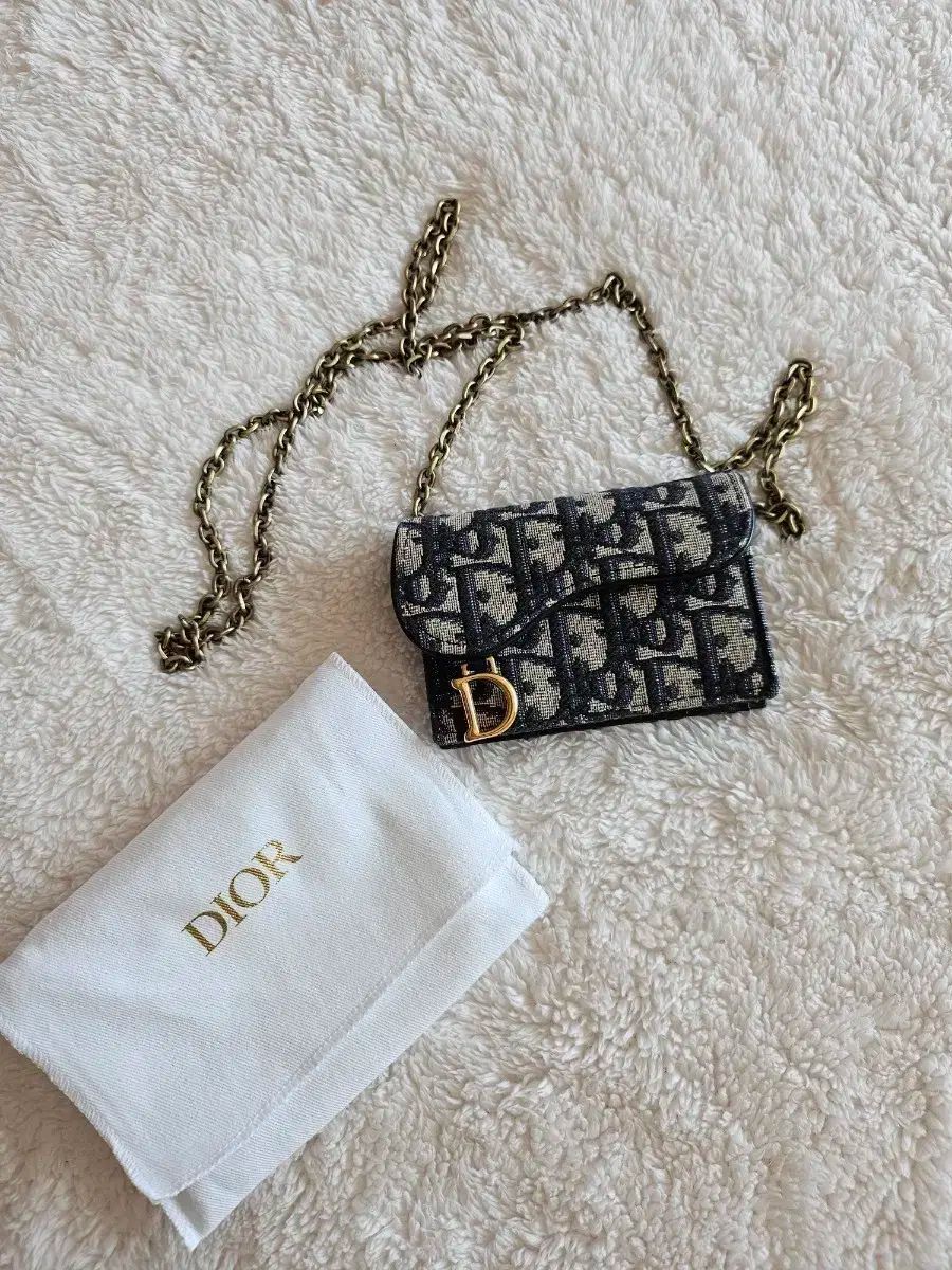 ディオール カードウォレット クロス チェーン 贈呈