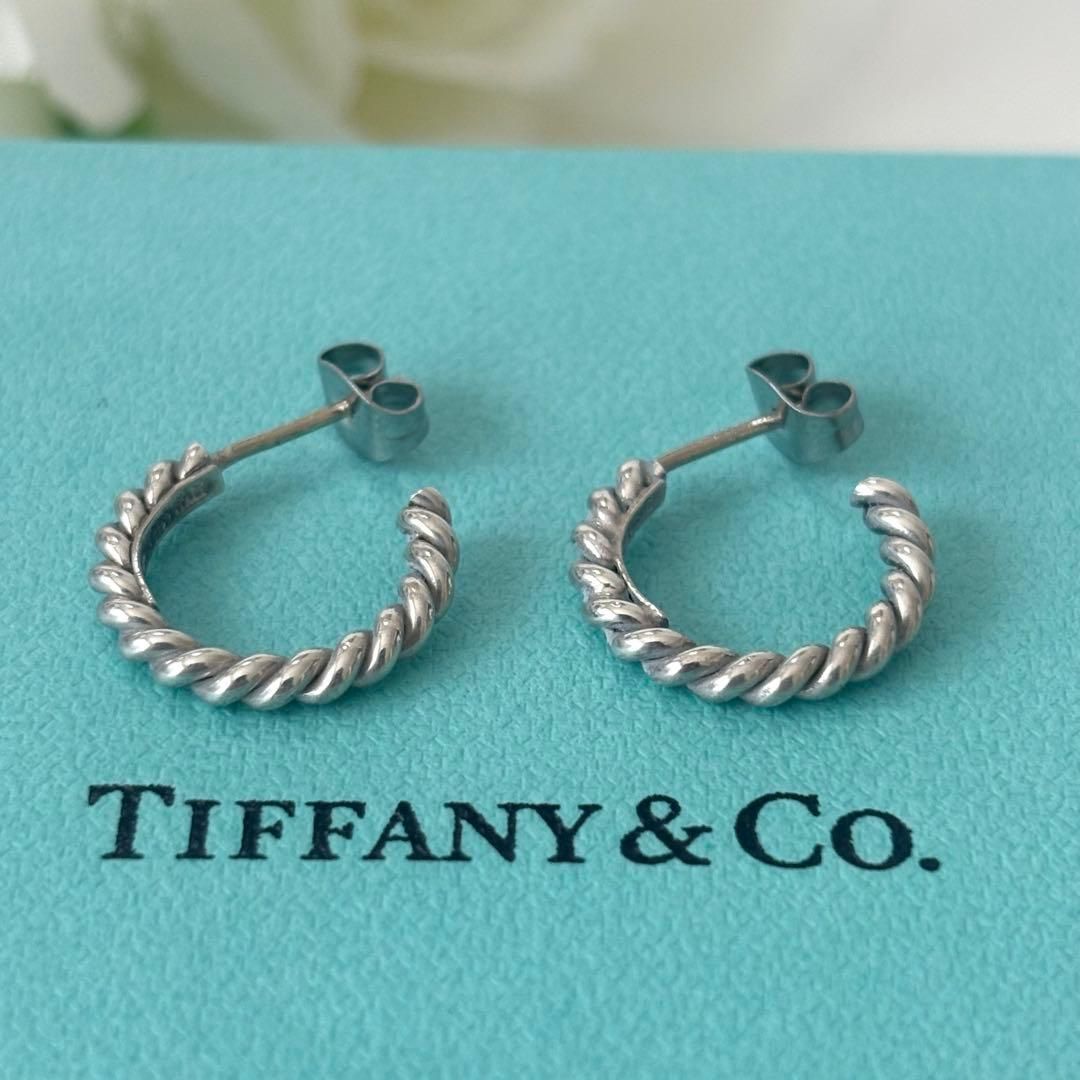 241 ティファニー シルバー ツイスト フープピアス