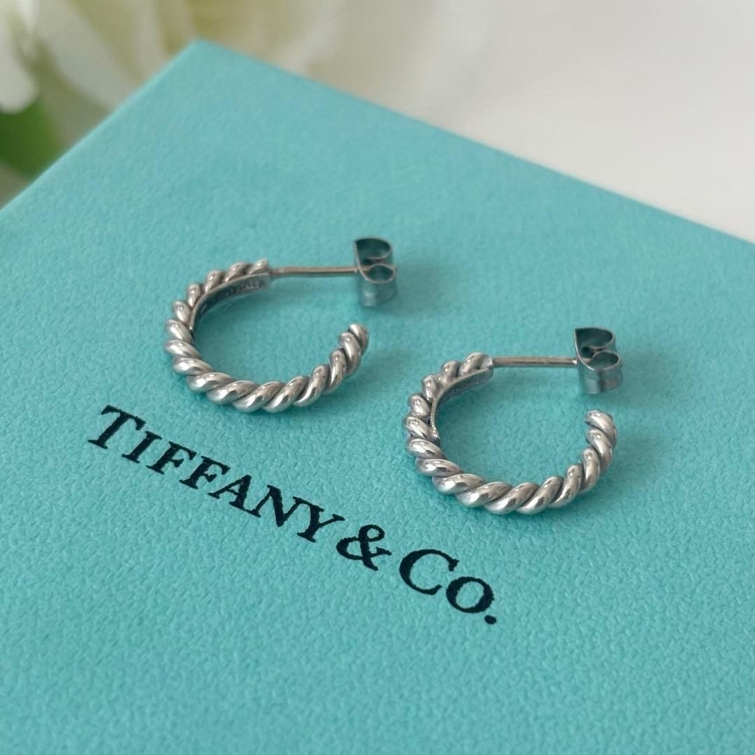 241 ティファニー シルバー ツイスト フープピアス