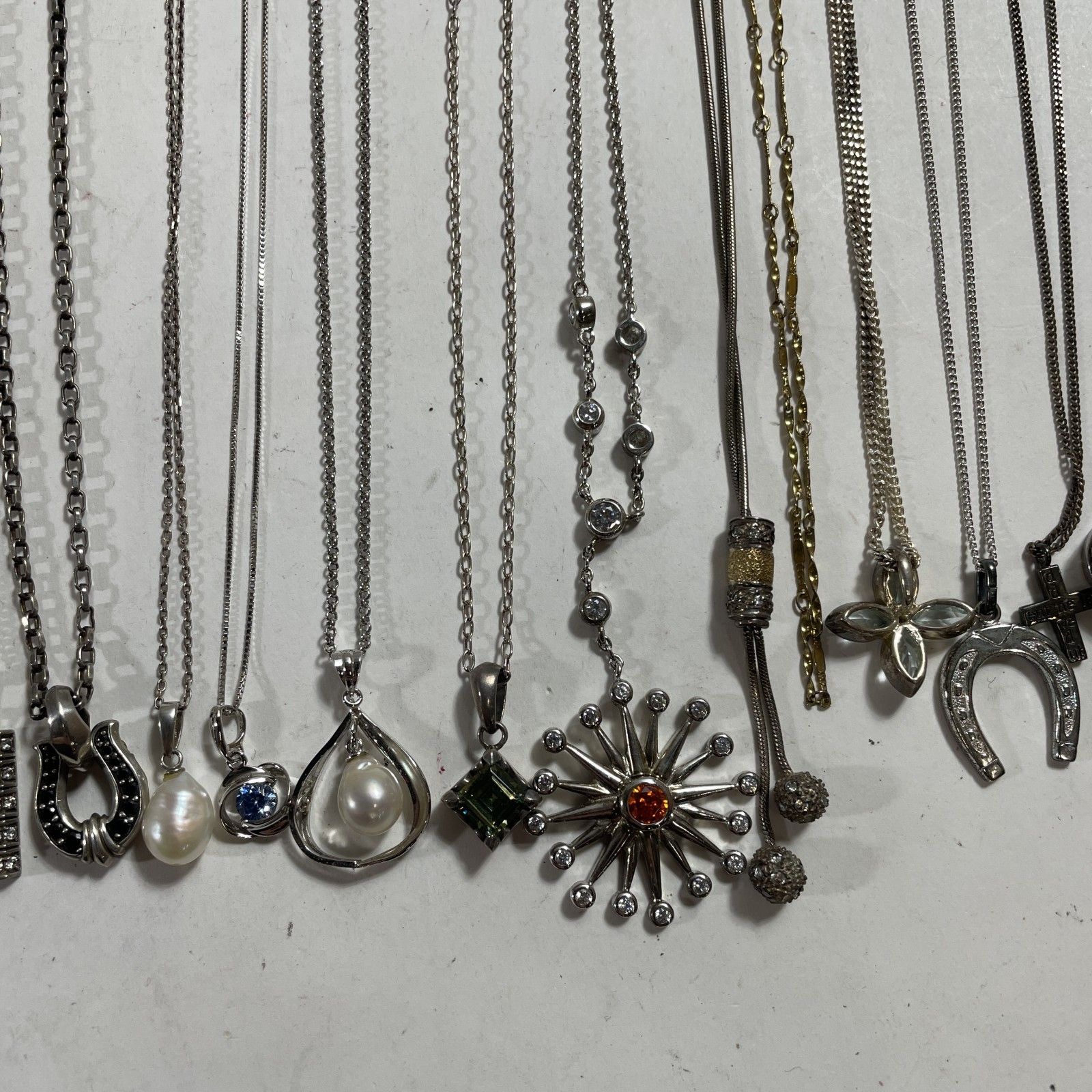 シルバーネックレス