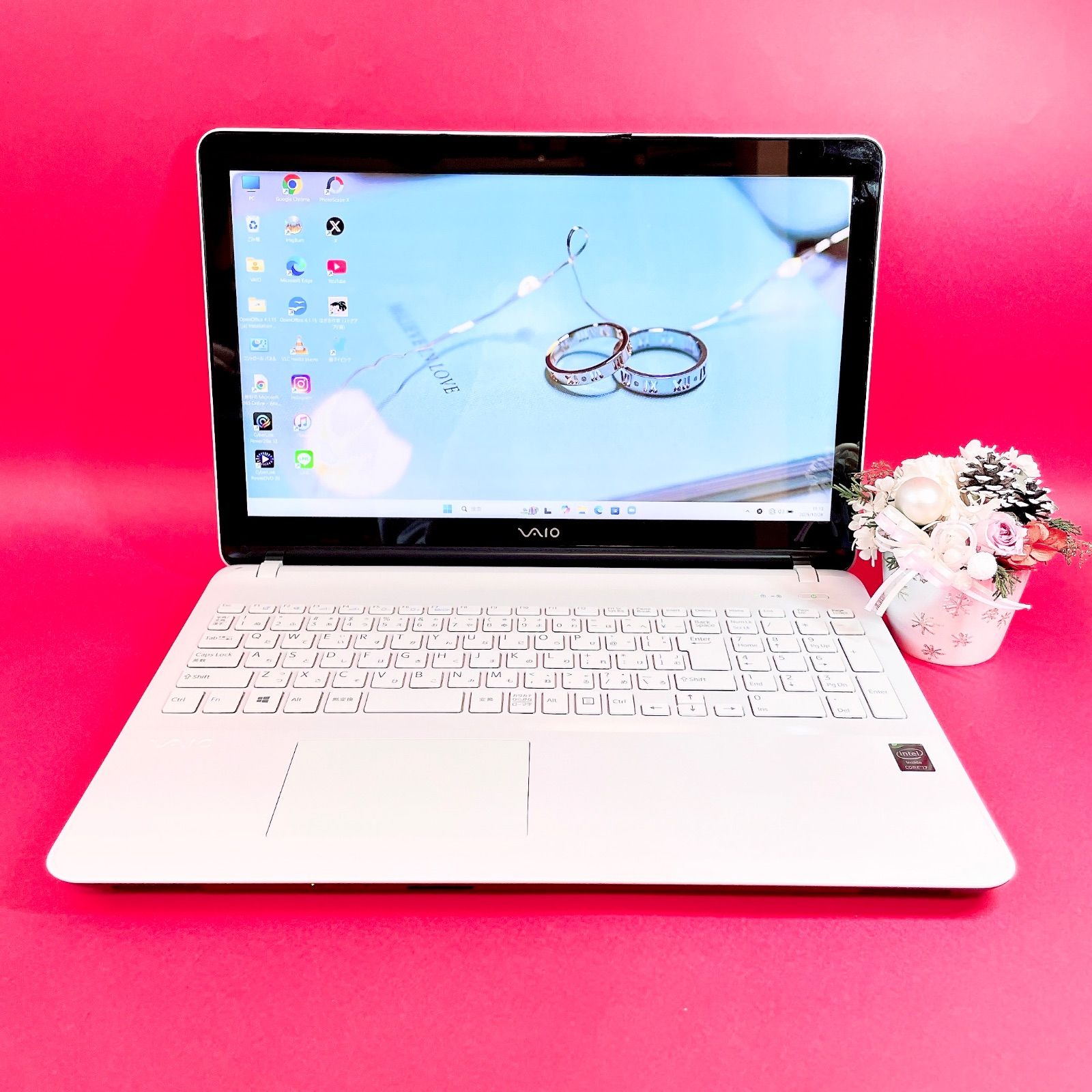 小型軽量✨️i7 SSD 薄型VAIOシルバーノートパソコン Windows11 人気の薄型❣️小型軽量✨️白ノートパソコン❣️大容量VAIO✨️カメラ