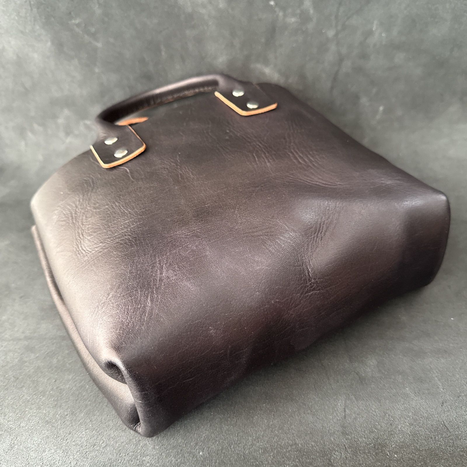 国産レザー コンパクトバッグ