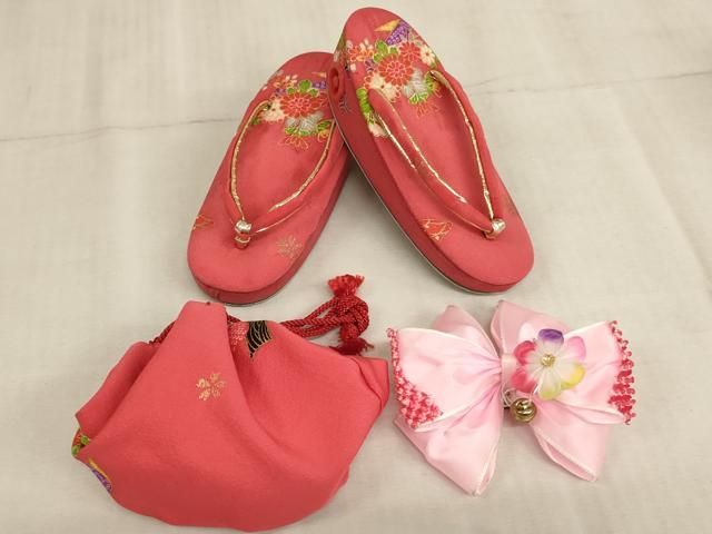平和屋着物[]七五三 女の子 3歳 祝着 三つ身 被布・草履・巾着・髪