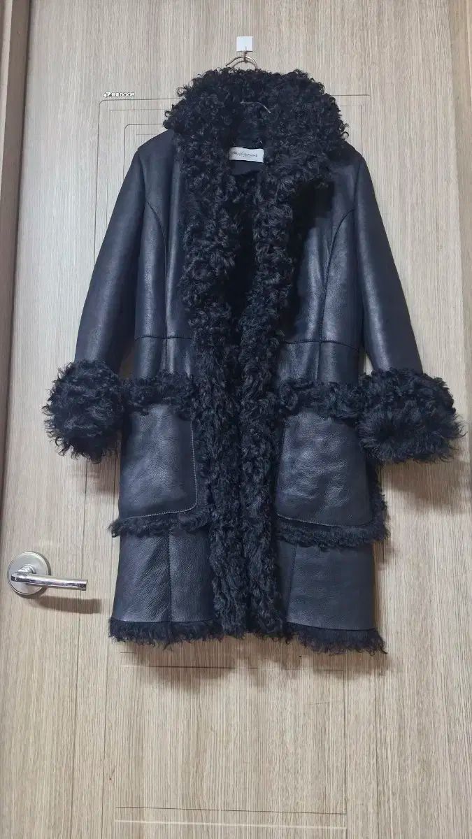 MOJO.S.PHINE モジョエスピン シープスキン ブラック コート