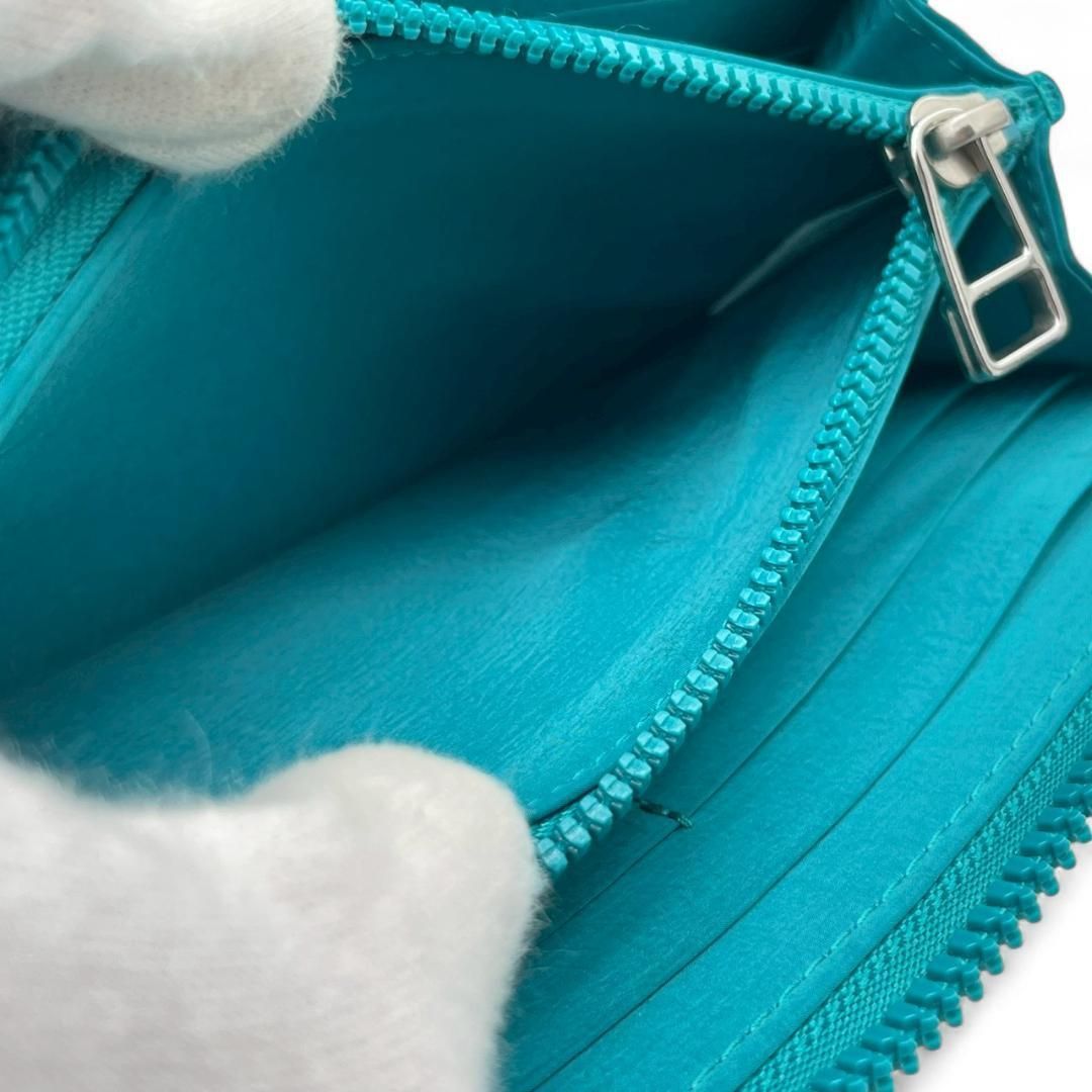 Y【新品未使用】ボッテガヴェネタ ラバー ラウンドジップウォレット ブルー Y【新品未使用】ボッテガヴェネタ ラバー ラウンドジップウォレット