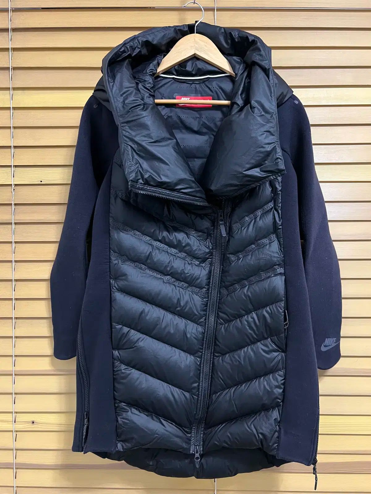 ナイキ レディース エアロロフト グースダウン ダウンジャケット フード付き M