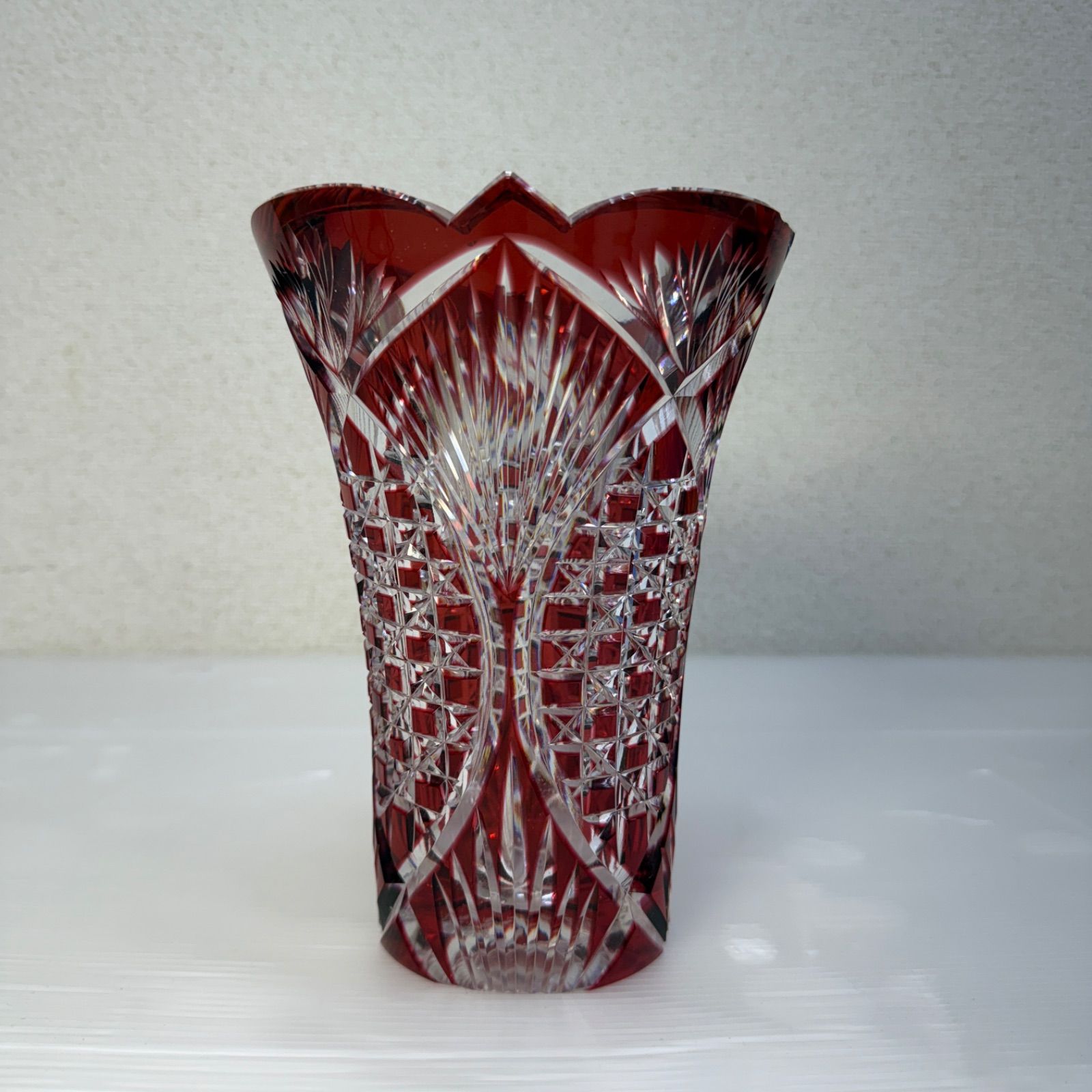 カガミクリスタル 江戸切子 花瓶 赤 高さ約21cm