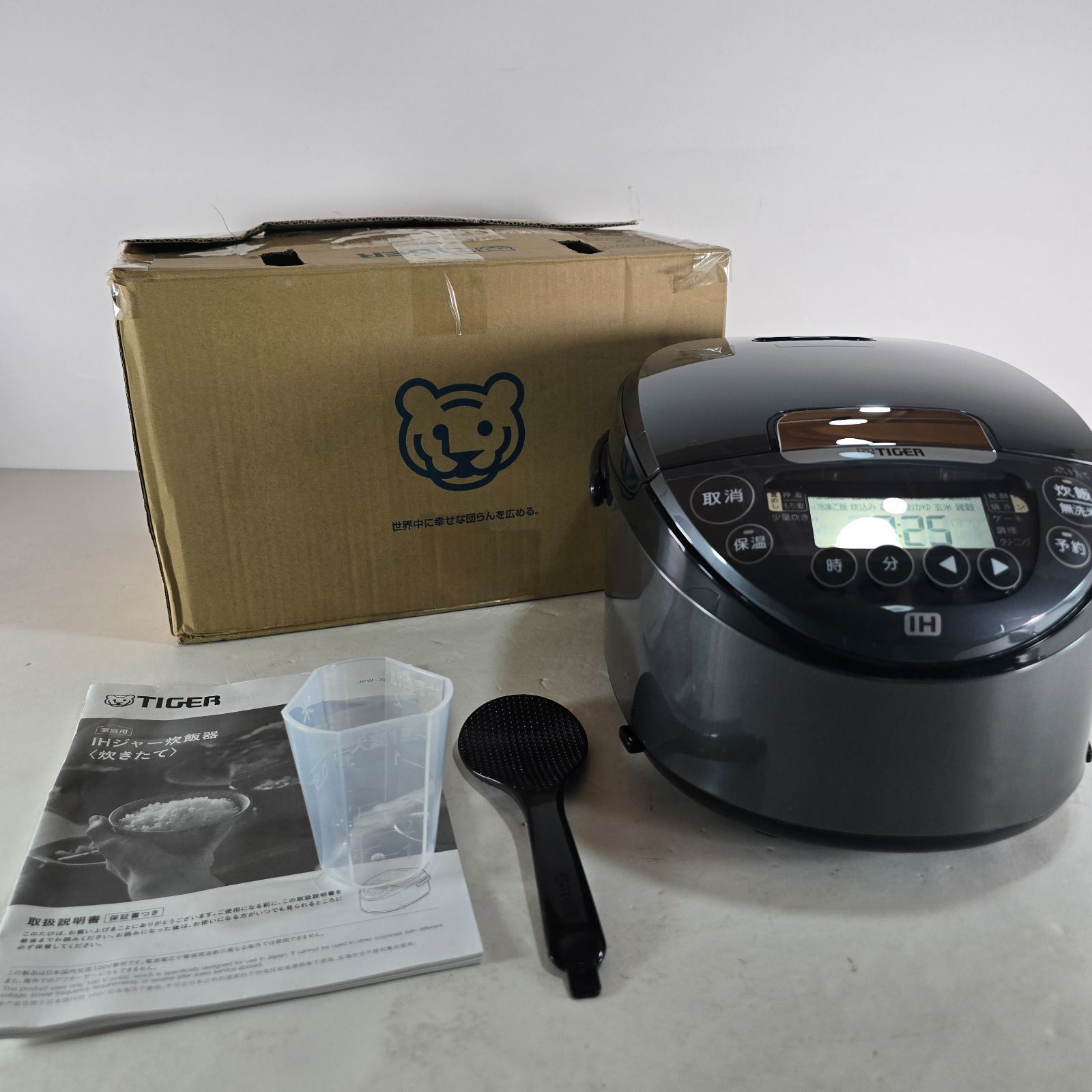 タイガー魔法瓶TIGER 炊飯器 5.5合 IH式 炊きたて 遠赤3層土鍋コート釜 25年ダークグレー JPW-X100