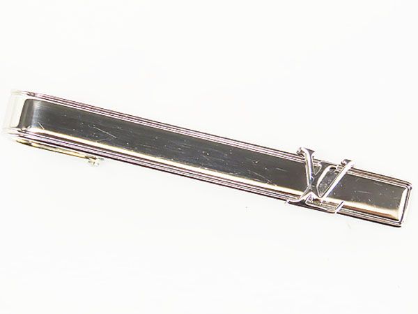 ネクタイピン タイバー