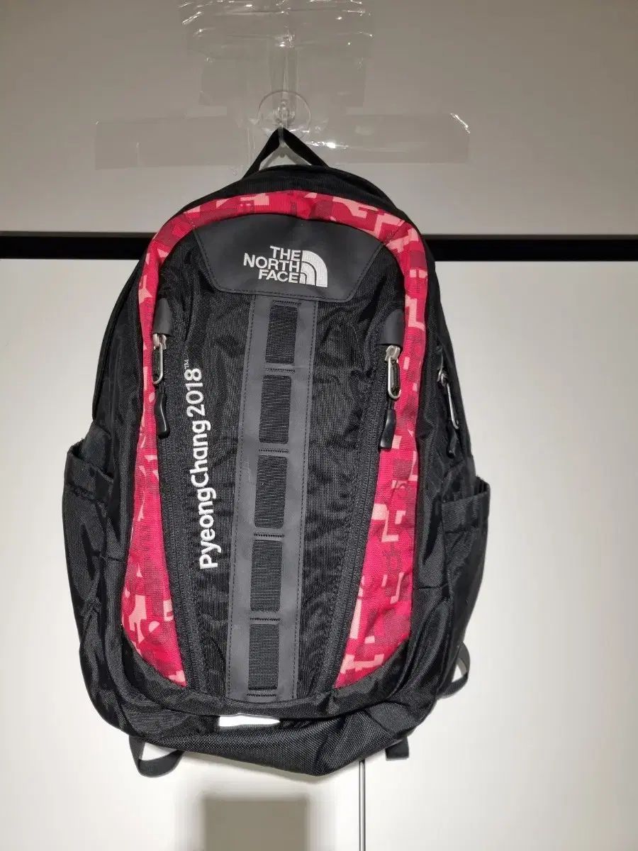 THE NORTH FACE ザノースフェイス 平昌 2018 バックパック ブラック レッド