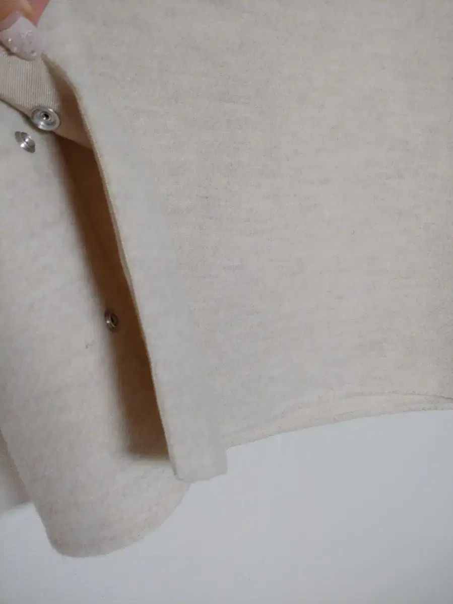 the CASHMERE ウール Vネック ベスト