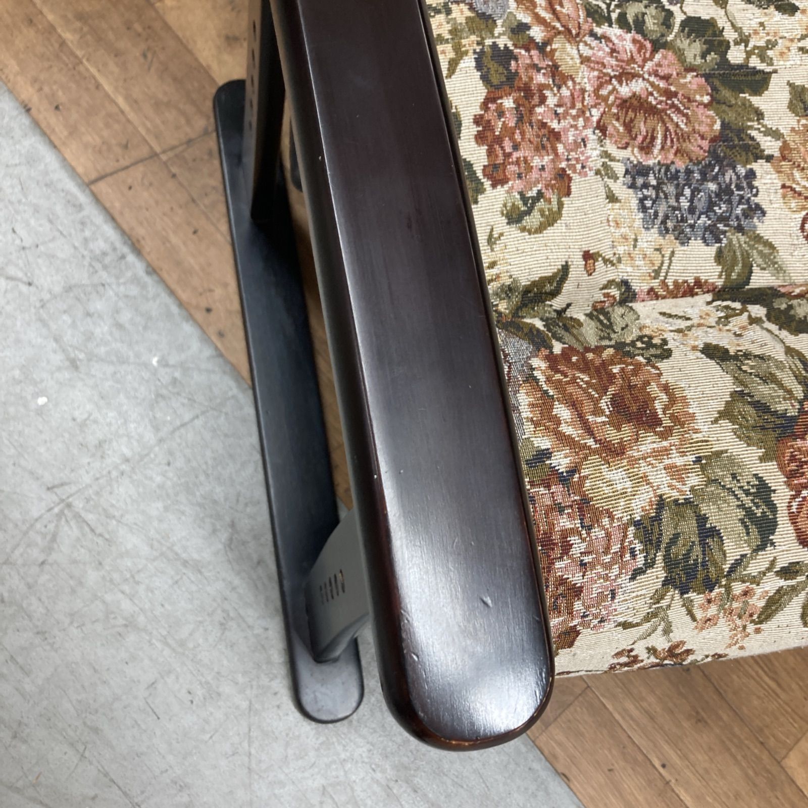 リクライニング高座椅子 肘掛け