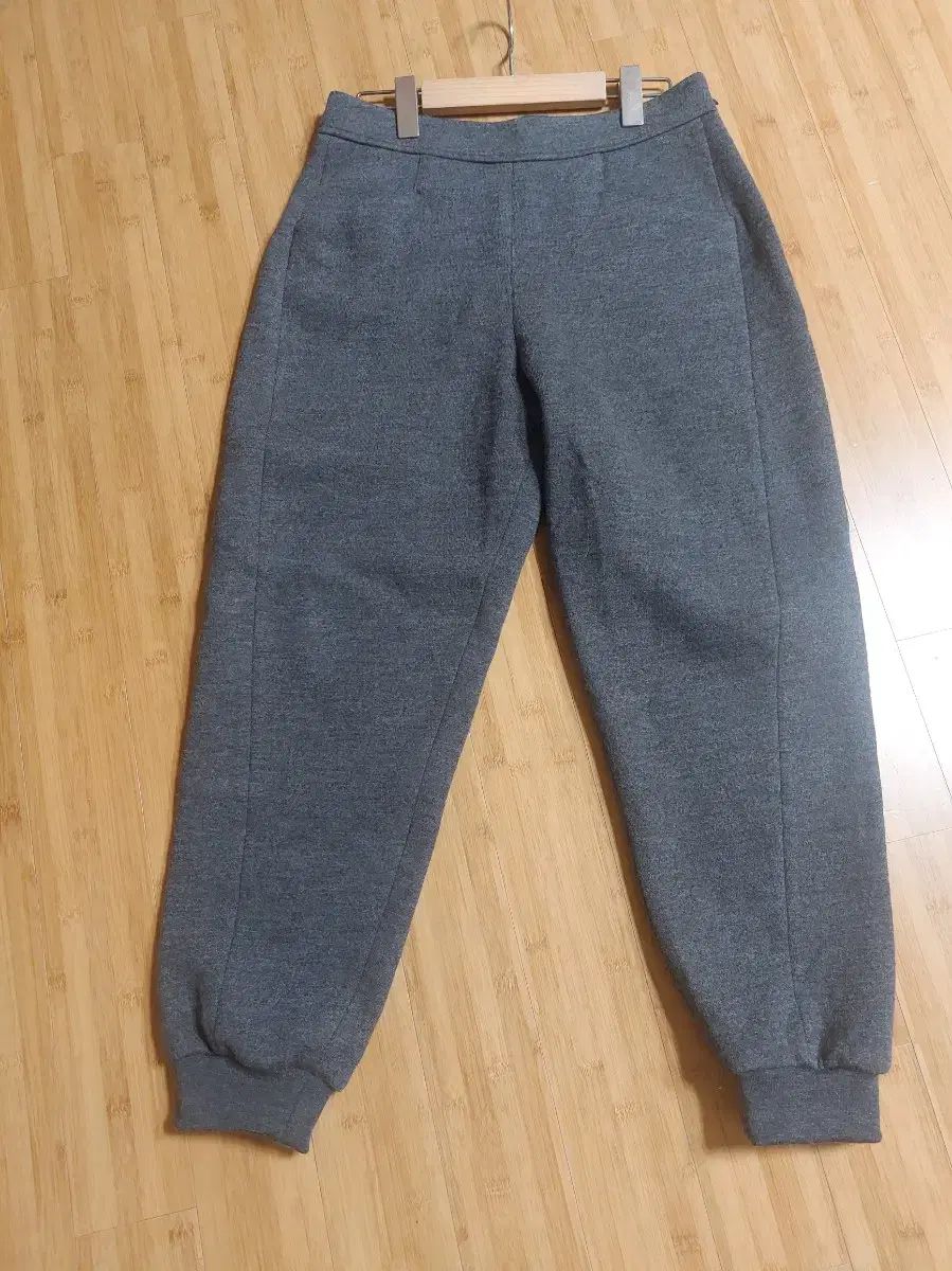 グレー ジョガー