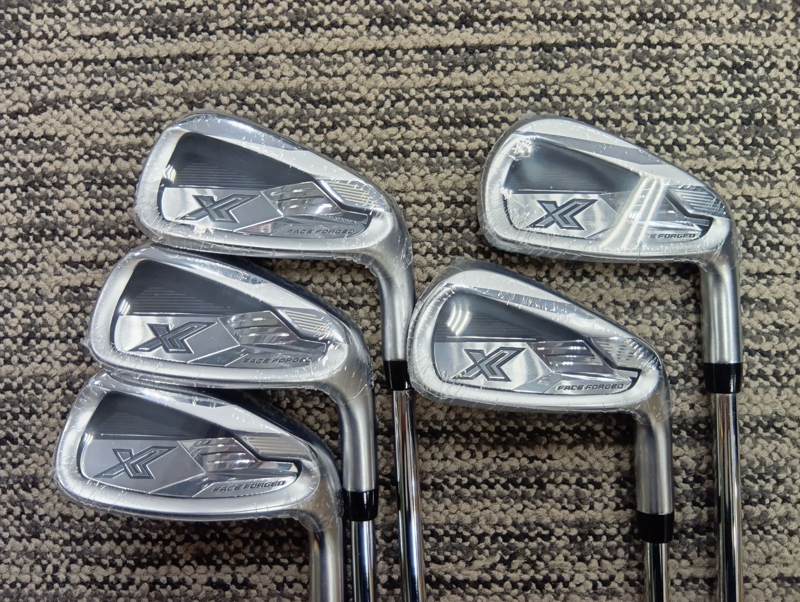 Iset ゼクシオ エックス XXIO eks アイアン 5本セット（＃6～9、PW