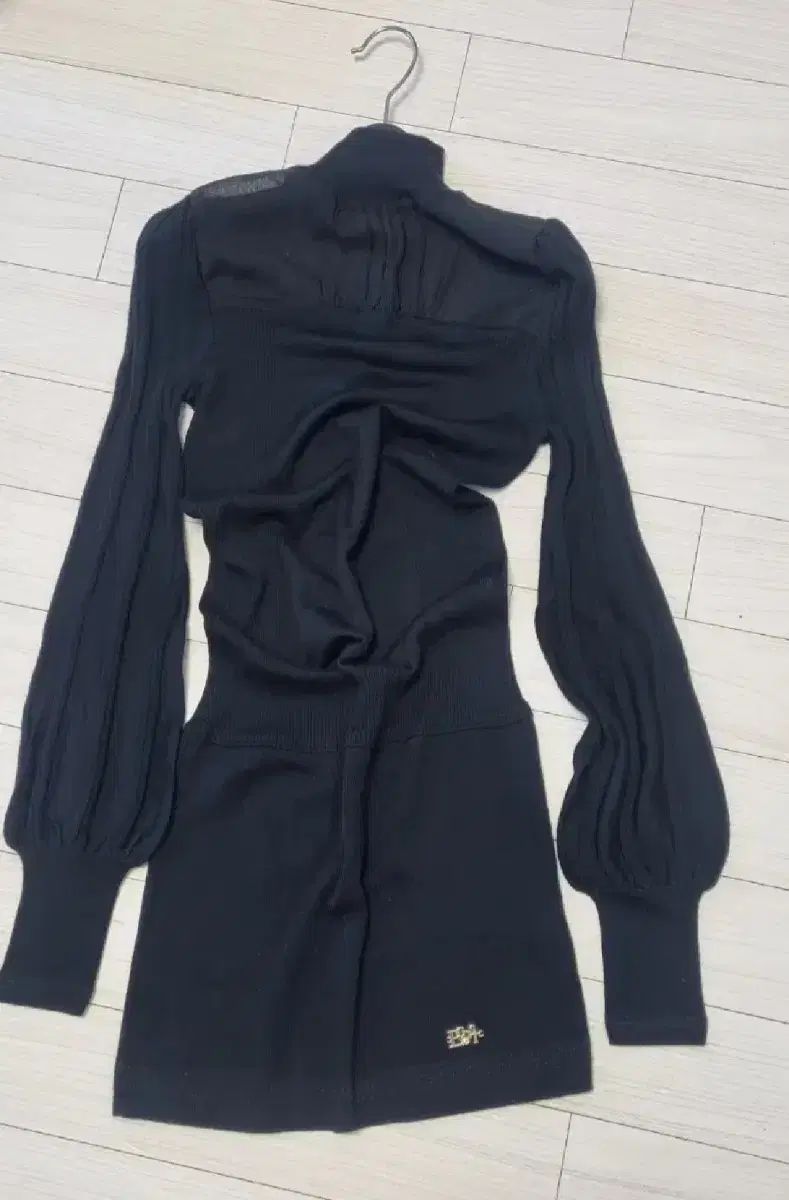 ワンピース ブラック