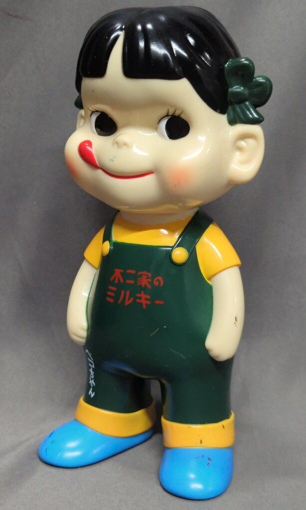 MEDICOM TOY 不二家ソフビ 不二家 ペコちゃん 緑オーバーオール