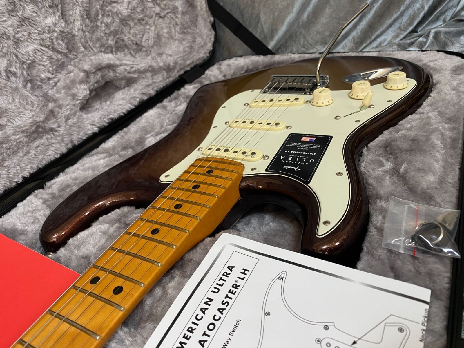 左利き用レフティーモデル Fender USA American Ultra Stratocaster