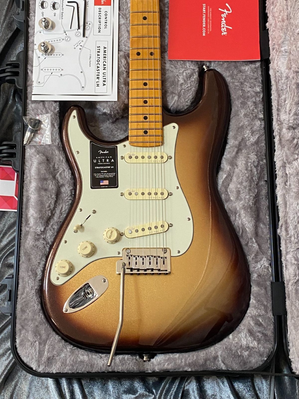 左利き用レフティーモデル Fender USA American Ultra Stratocaster