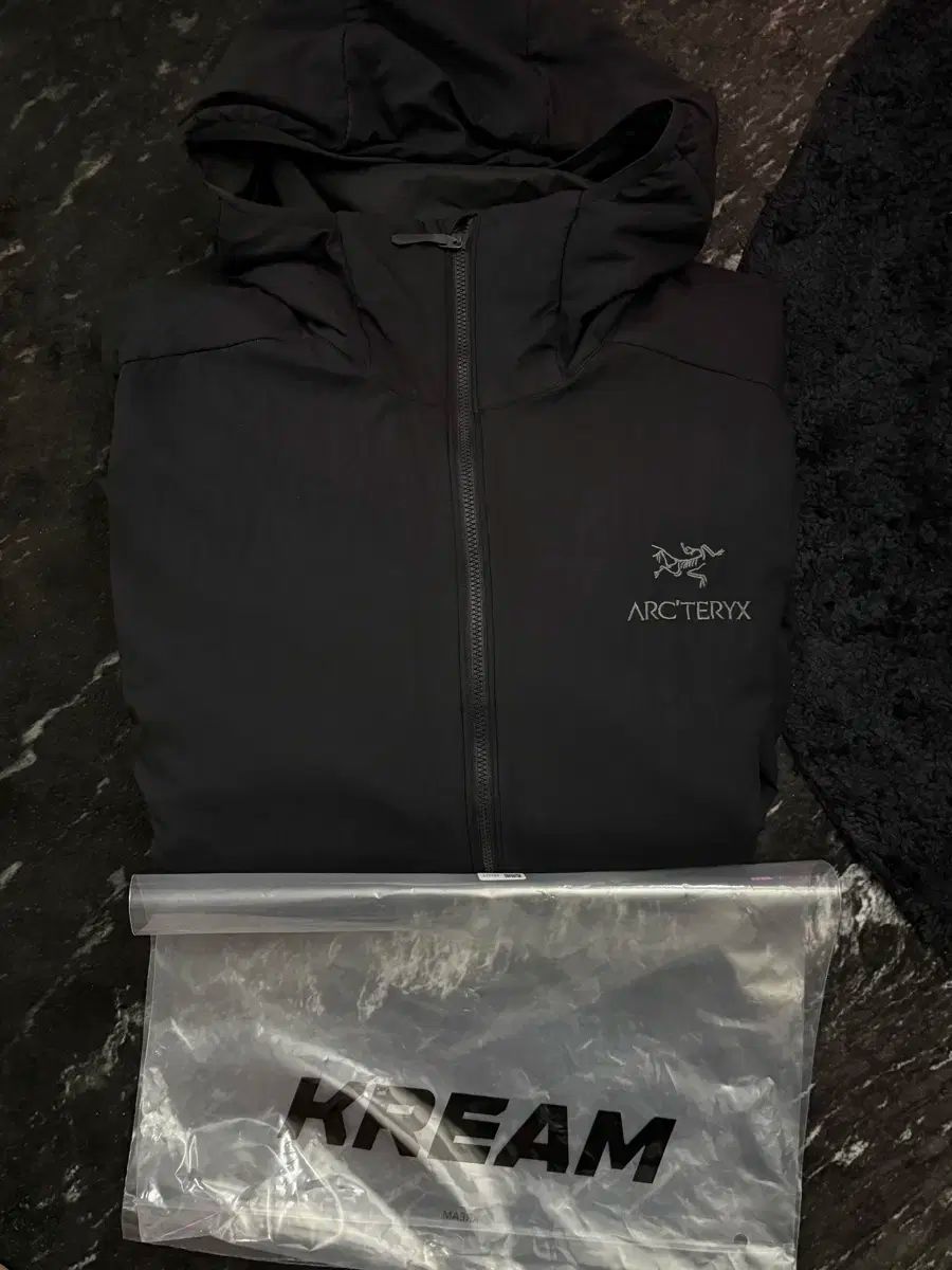 ARC TERYX アトム LT フーディ XL