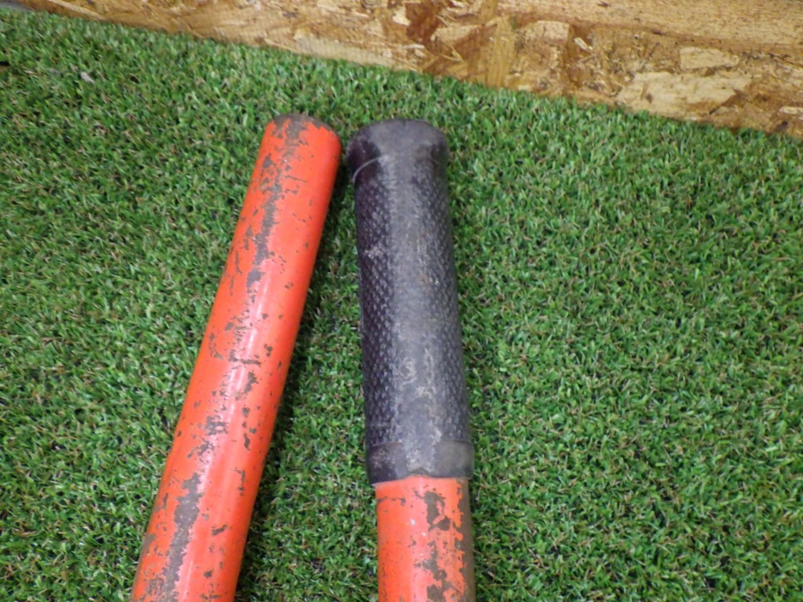 MCC ケーブルカッター 50 刃こぼれあり 切断機 現状 カッター 電線 設備関連 大きめ グリップ無し 錆びあり 電気 品 251028 HRDEVELOPMENT_JP