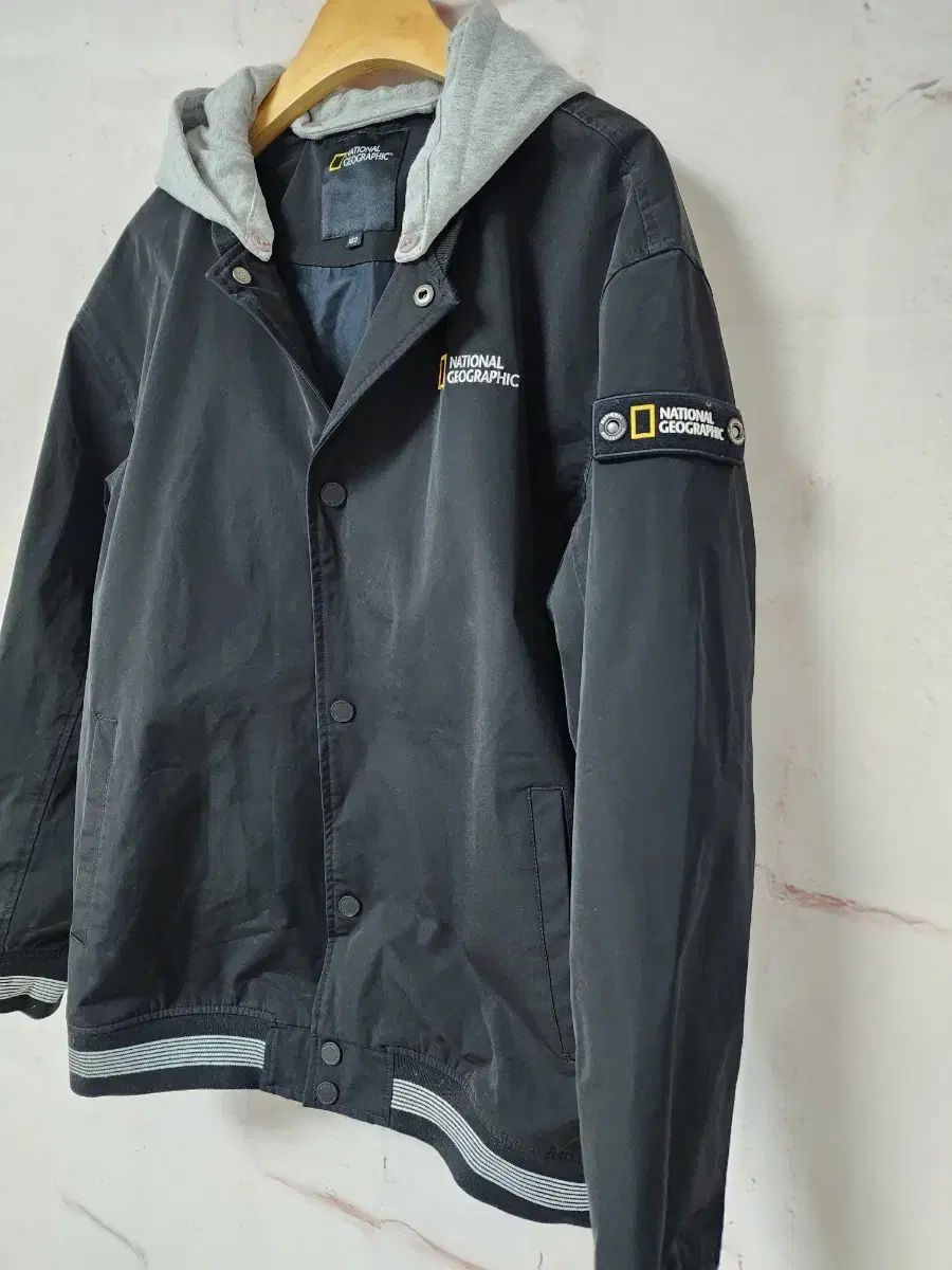 ナショナルジオグラフィック フード ブルゾン ジュニア アウター