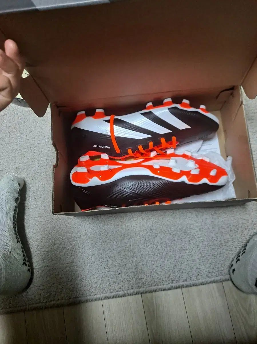 アディダス プレデター サッカーシューズ オレンジ 白