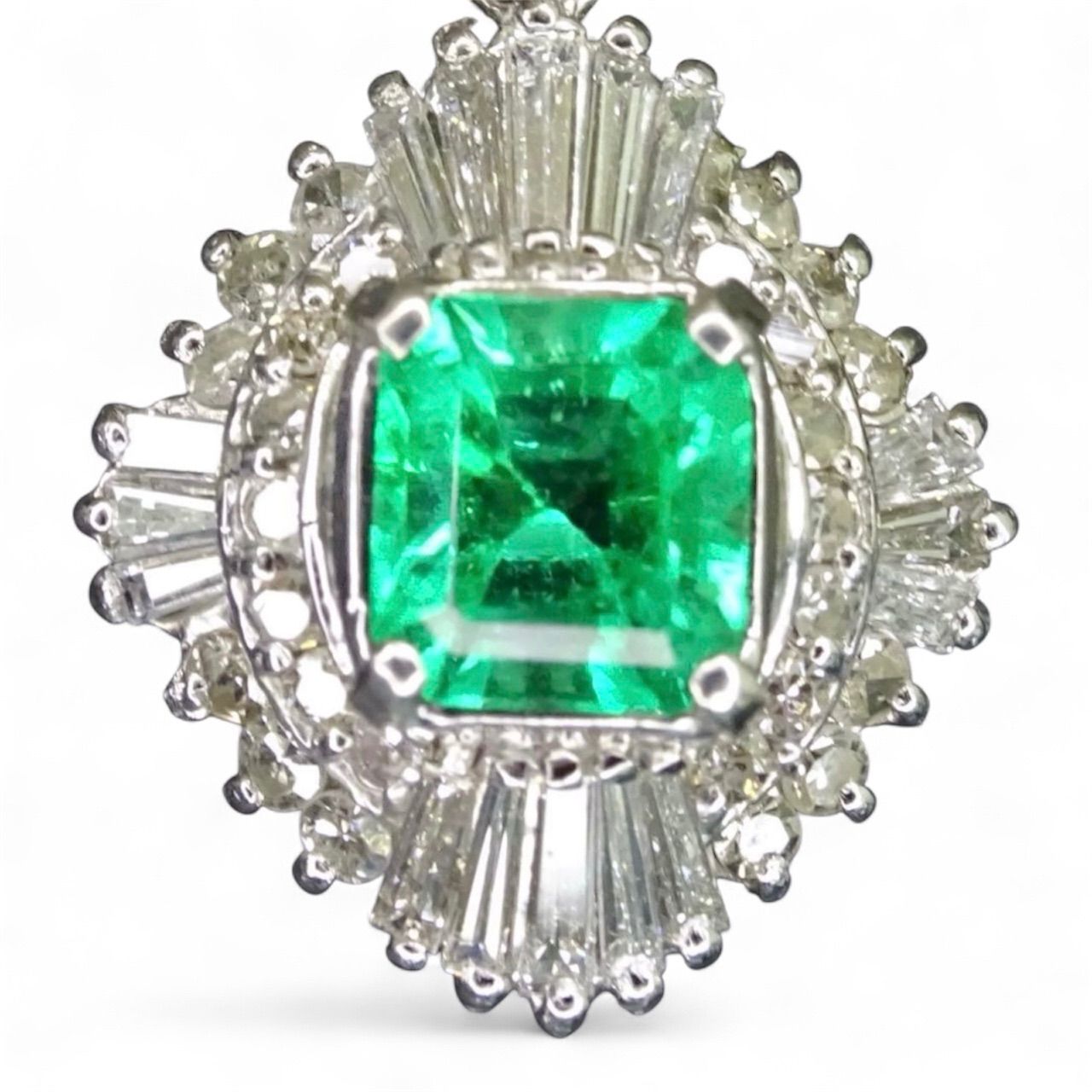 プラチナ pt900 天然エメラルド0.47ct 天然ダイヤモンド0.40ct