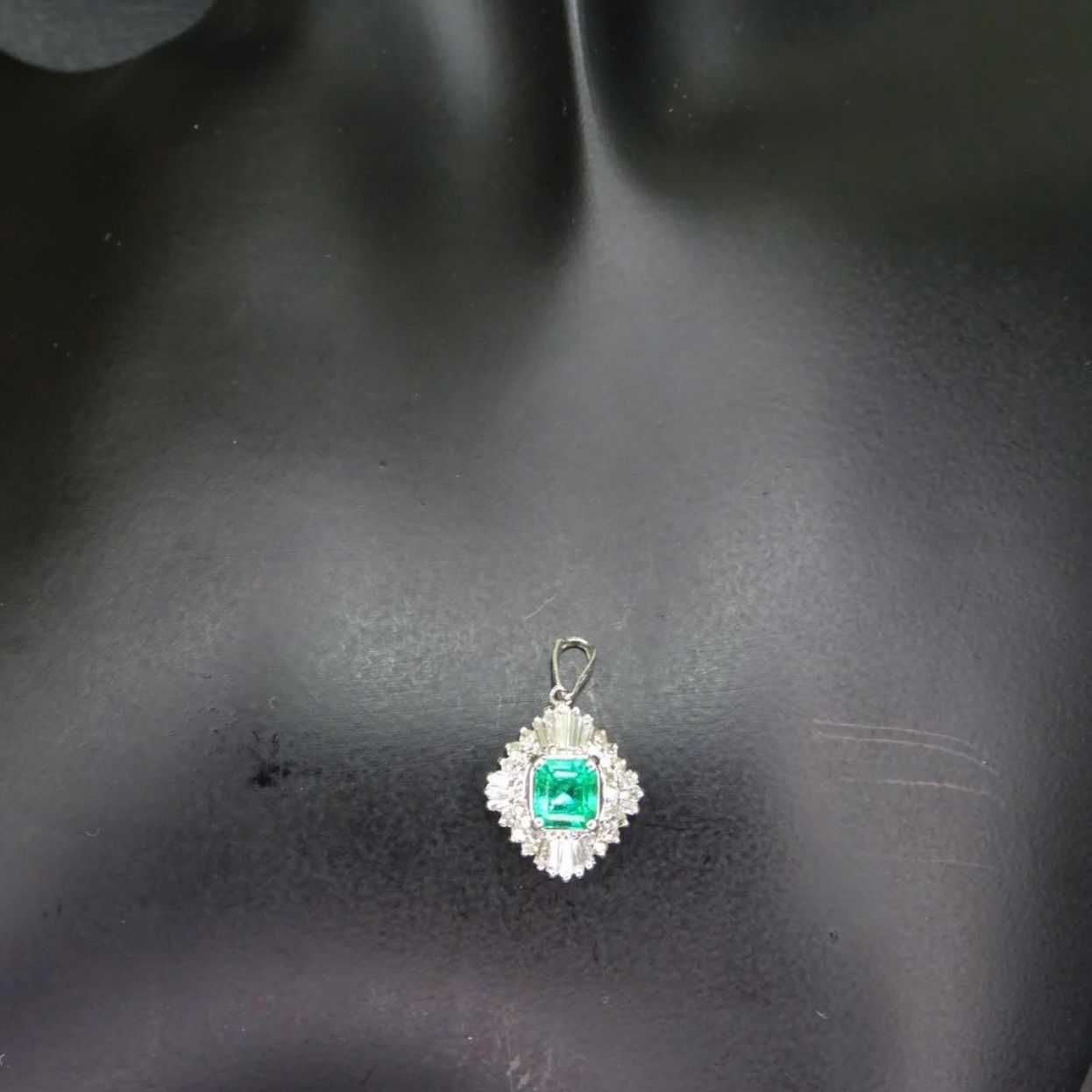 プラチナ pt900 天然エメラルド0.47ct 天然ダイヤモンド0.40ct
