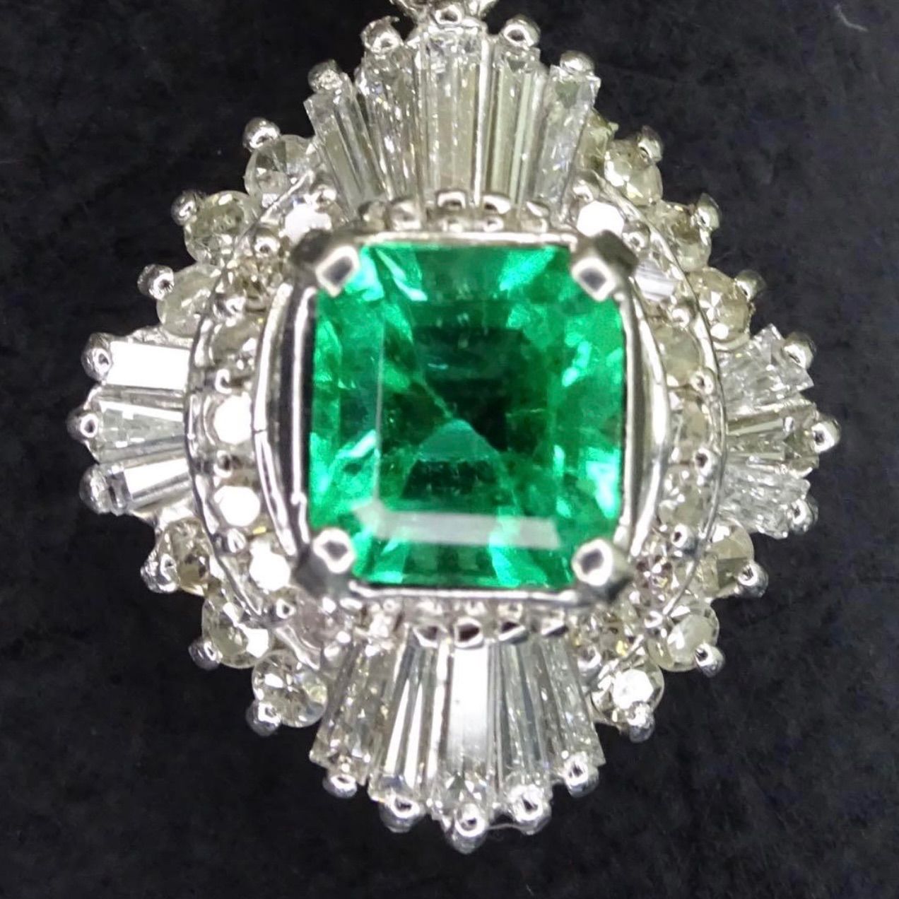 プラチナ pt900 天然エメラルド0.47ct 天然ダイヤモンド0.40ct