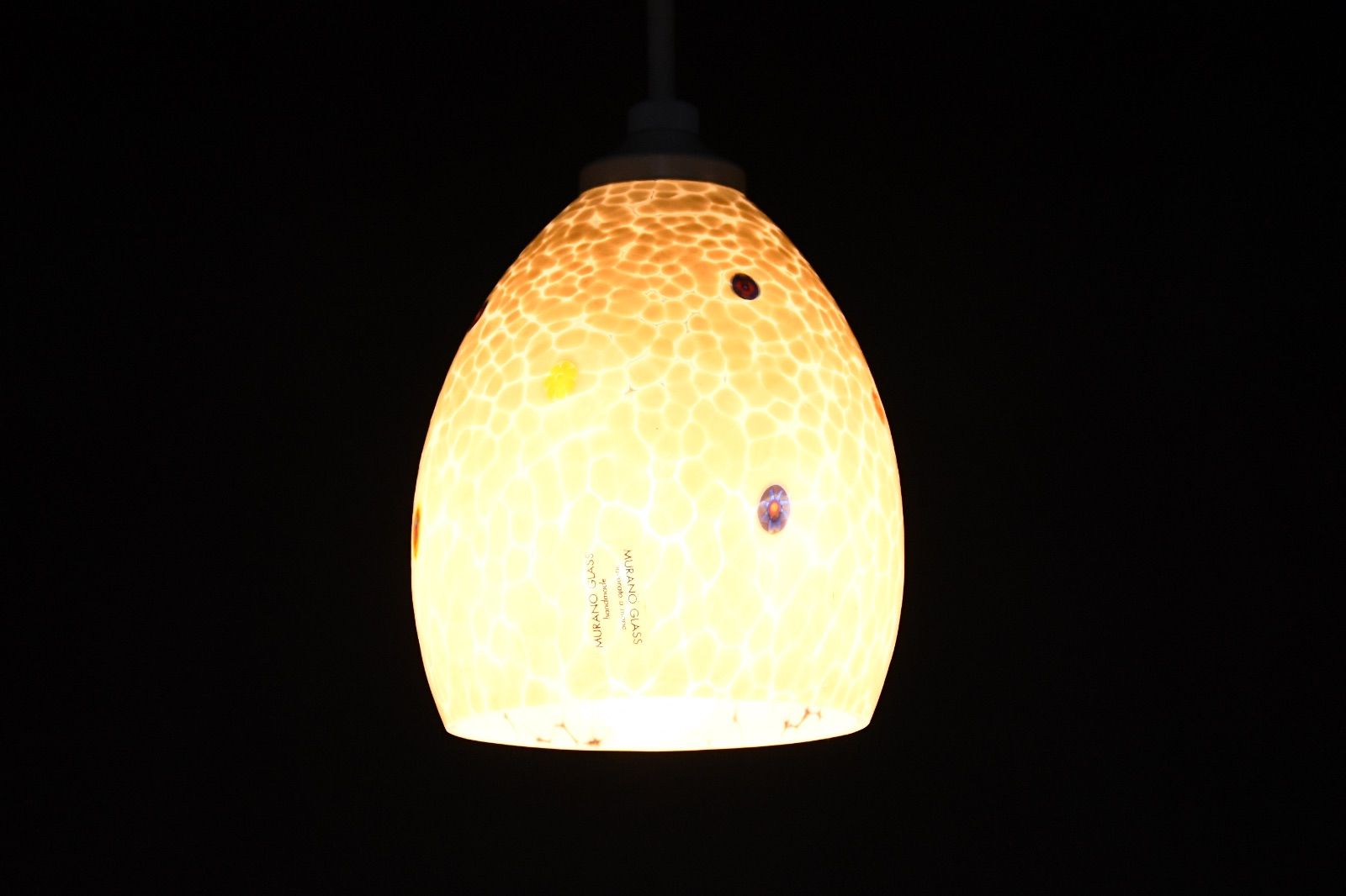 EIK76 展示品 IDC大塚家具 ムラノガラス ペンダントライト CLAオベットW白色 イタリア製 ヴェネチアンガラス ダクト取付 天井照明 ムラーノガラス ペンダントランプ