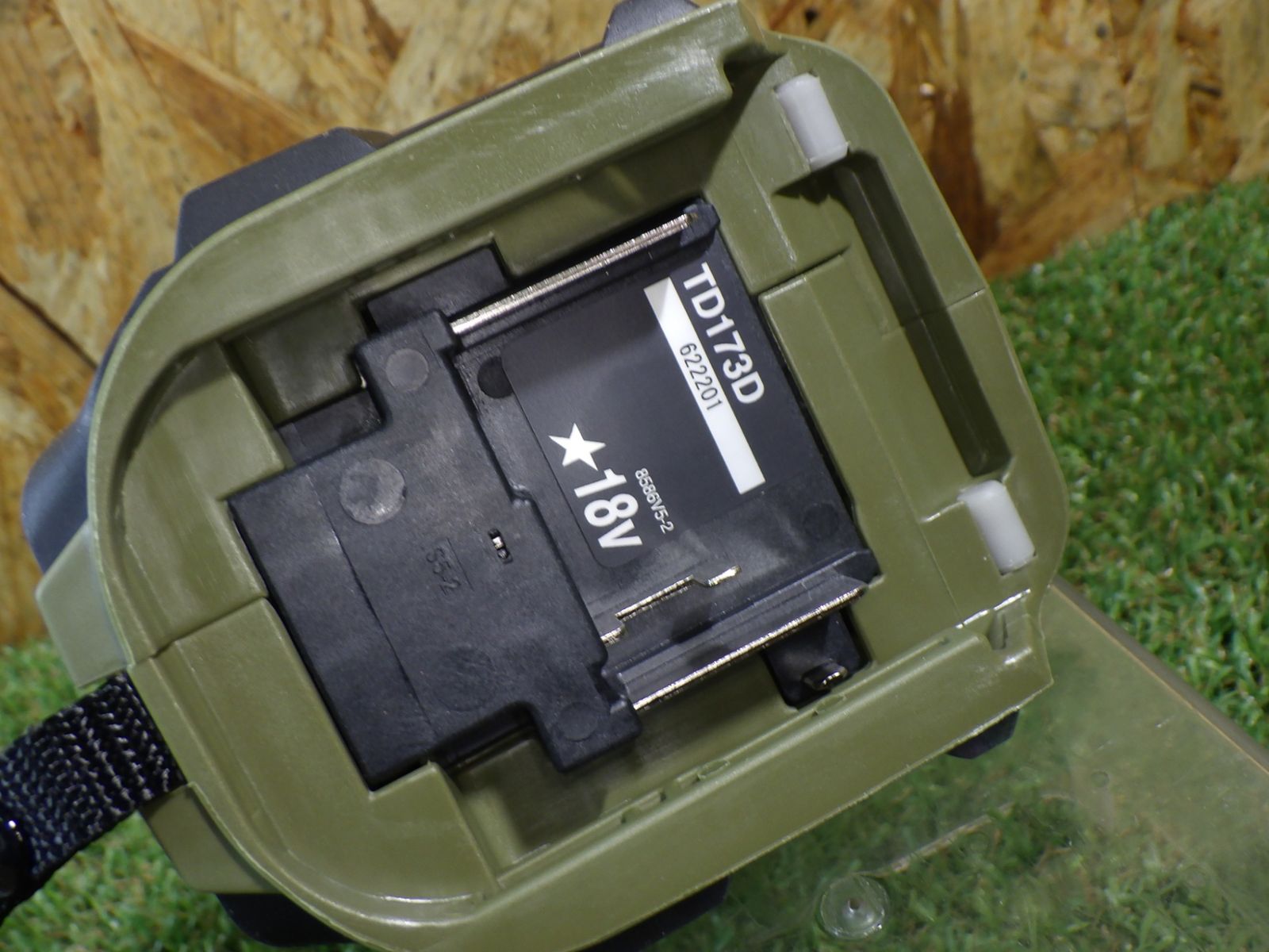 オリーブ色 本体のみ