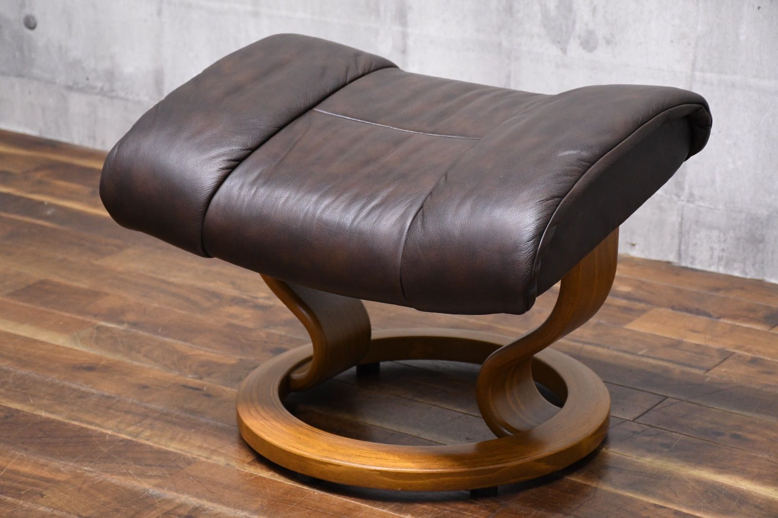 EAK43 エコーネス EKORNES レノ オットマン ストレスレス レザー 本革張り スツール 北欧モダン ノルウェー 角度調節機能付き 足置き 椅子