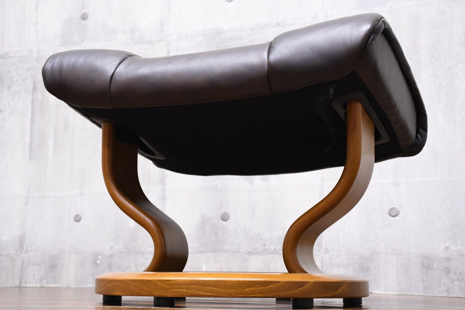 本革張り スツール