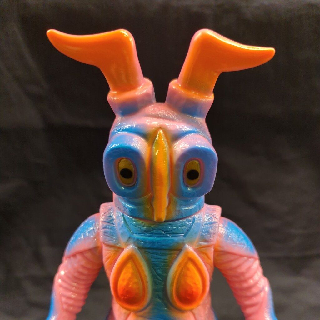 ブルマァク 復刻版怪獣シリーズ ウルトラマン ゼットン ピンク