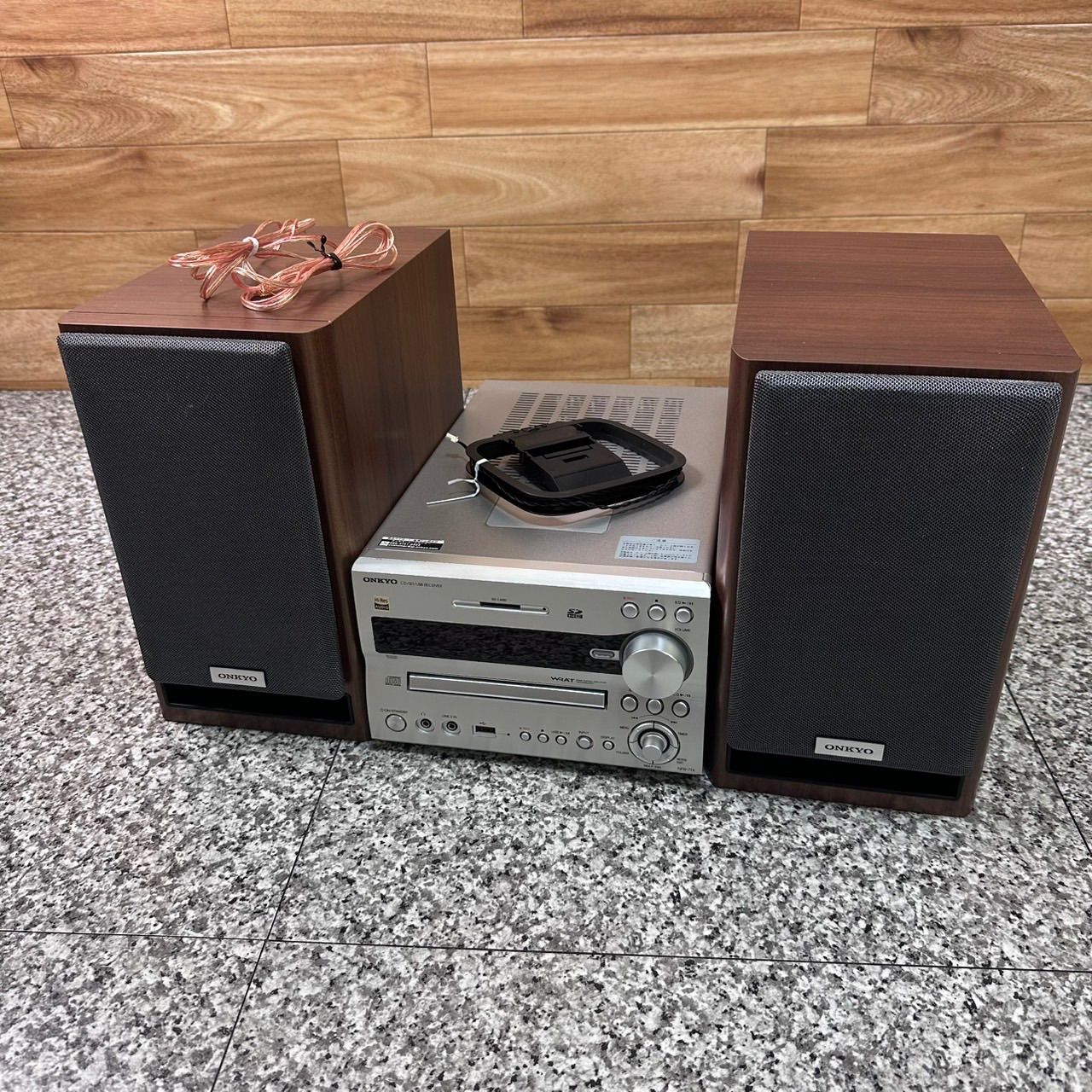 訳あり ジャンク ONKYO オンキョー X-NFR7TX コンポ 木目 音響機器 ジャンク CD|SD|USB レシーバー スピーカー Bluetooth〇
