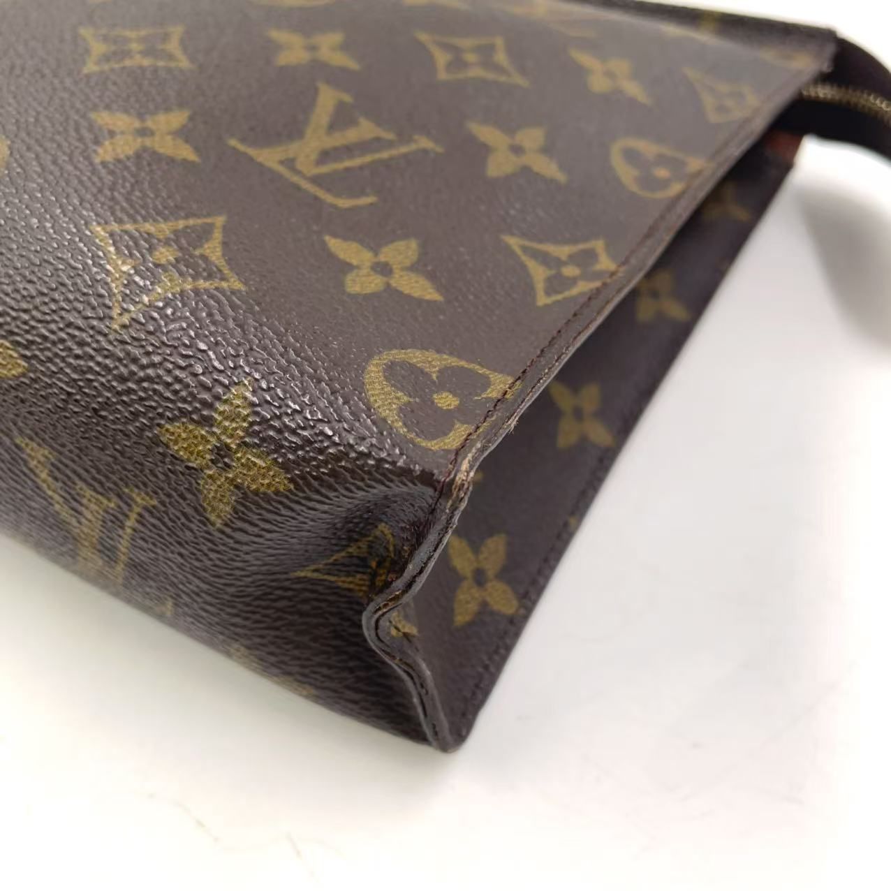VUITTON ポッシュトワレット26