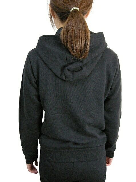 トラックスーツ