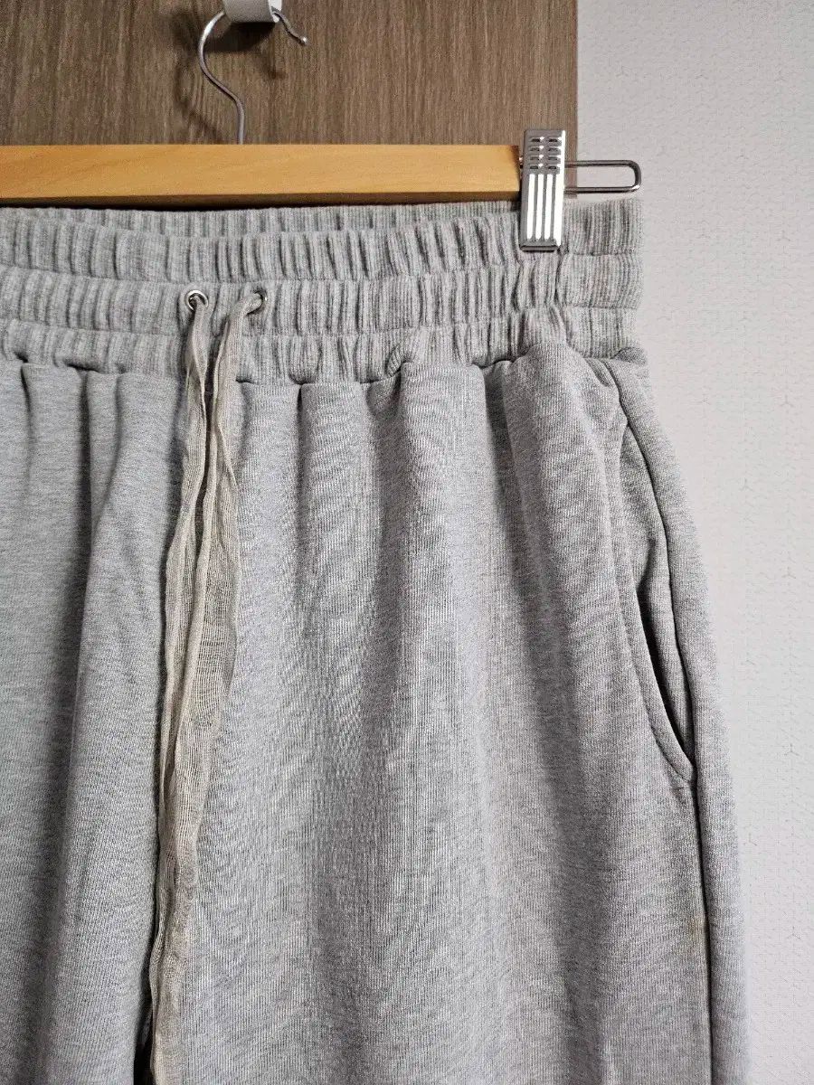 コスモポリタン ジュライ 5577マイルズ ジョガーパンツ