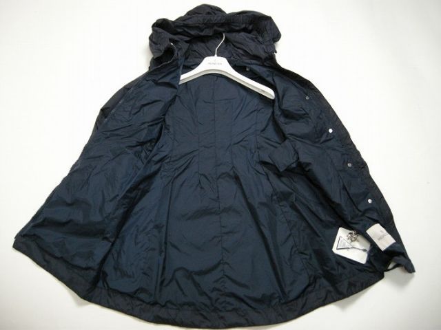 ナイロンパーカー