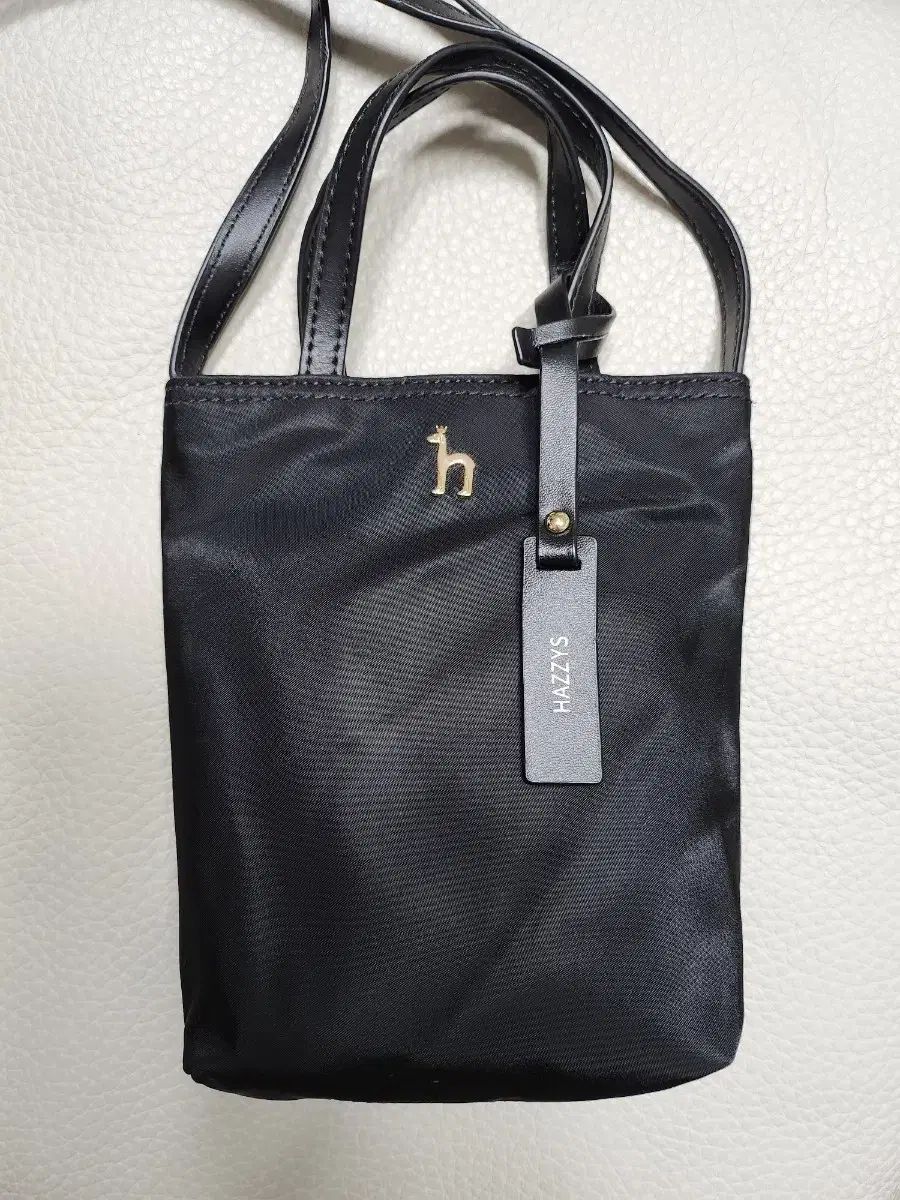 HAZZYS へジス ナイロン ミニクロスバッグ