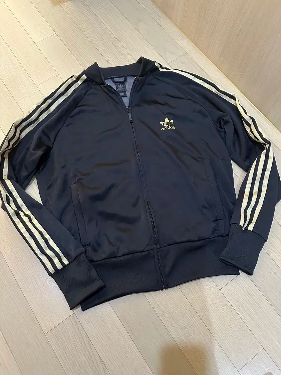 アディダス ヨーロッパ トラックジャージ ジャージ 黒金 105