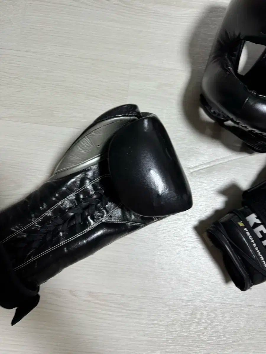 正規通販。 レイエス 16オンス レース コボホ ヘッドギア