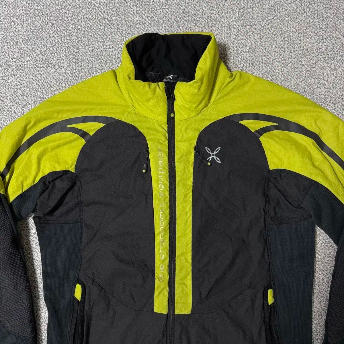 モンチュラ プリマロフト ウィンドブレーカー M