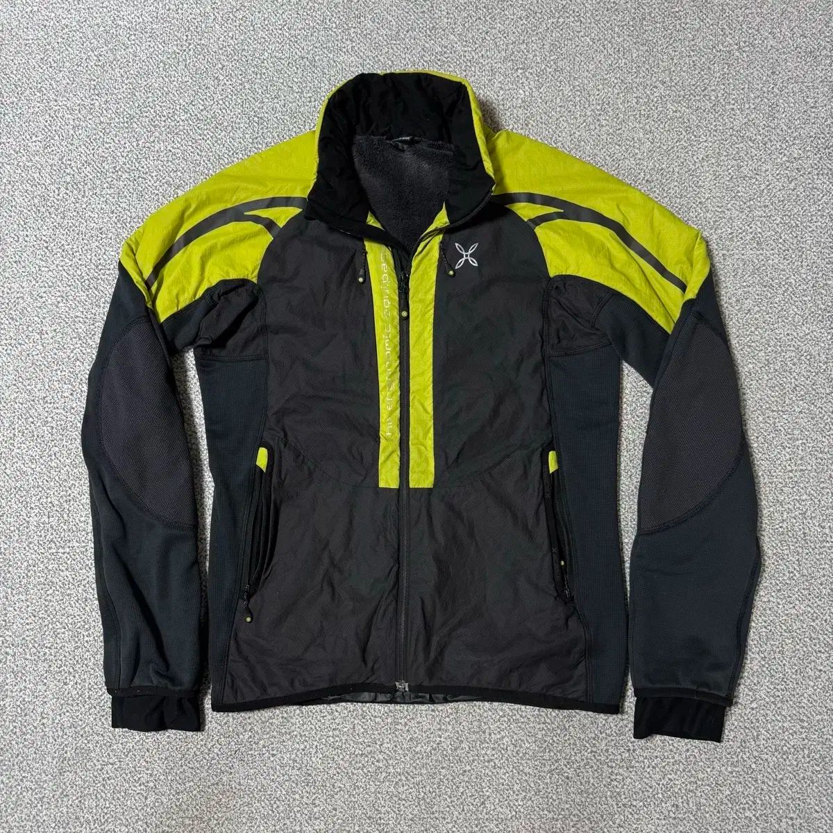 モンチュラ プリマロフト ウィンドブレーカー M