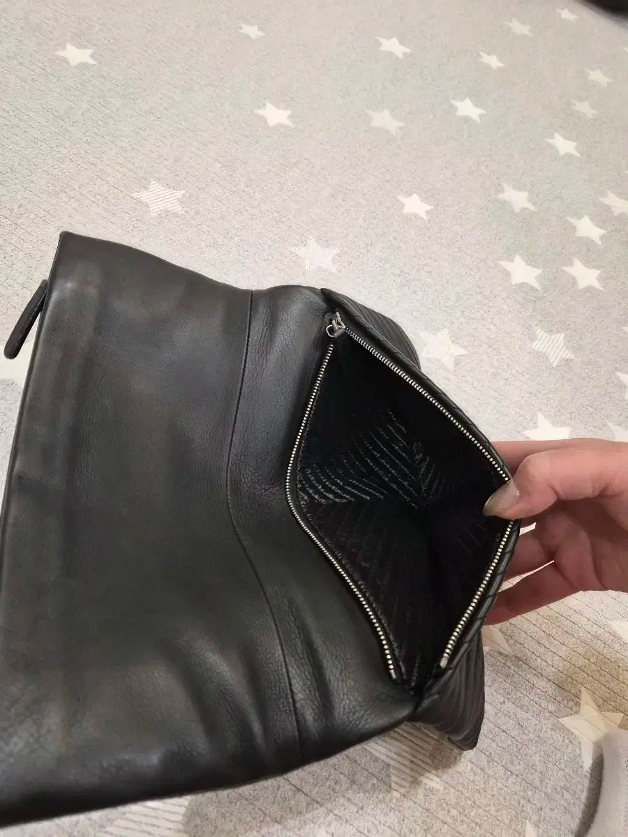 CHANEL フォールディングクラッチバッグ シェブロン ブラック